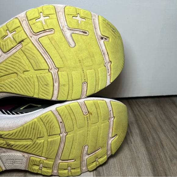 Brooks Adrenaline GTS 23 Black, Gunmetal and Sharp Green, Women’s 11.5 Medium - Picture 9 of 12